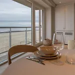 3e Verdiep Op De Zeedijk In Hartje Voor Max 7 Personen * Knokke-Heist