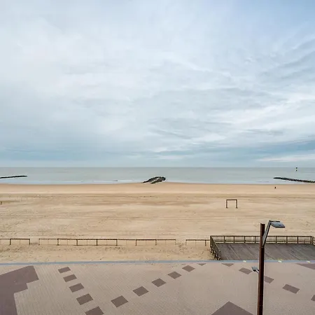 3E Verdiep Appartement Op De Zeedijk In Hartje Knokke Voor Max 7 Personen * Knokke-Heist