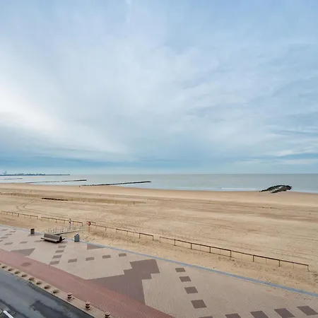 3E Verdiep Appartement Op De Zeedijk In Hartje Knokke Voor Max 7 Personen Appartamento *