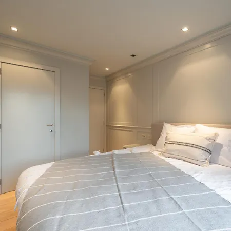 3E Verdiep Appartement Op De Zeedijk In Hartje Knokke Voor Max 7 Personen Appartamento *