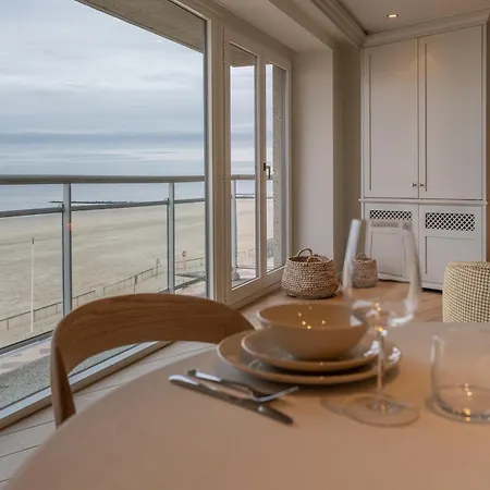 3e Verdiep Op De Zeedijk In Hartje Voor Max 7 Personen * Knokke-Heist