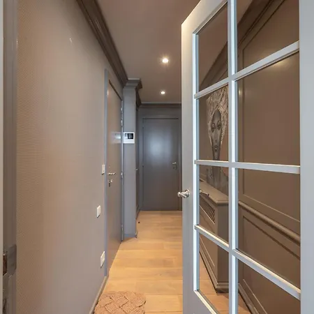 3E Verdiep Appartement Op De Zeedijk In Hartje Knokke Voor Max 7 Personen * Knokke-Heist